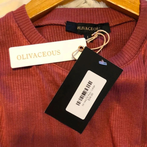 Olivaceous Ribbed Sleeveless Crop Top - Picture 3 of 5